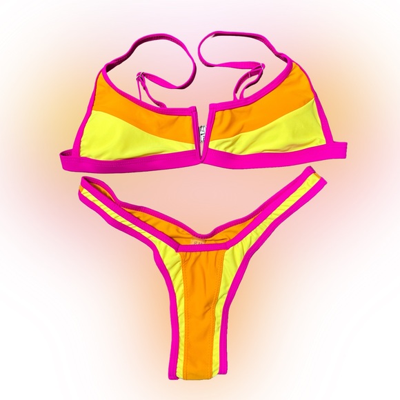 Color Block V Wire Thong Bikini Set - Picture 6 of 9